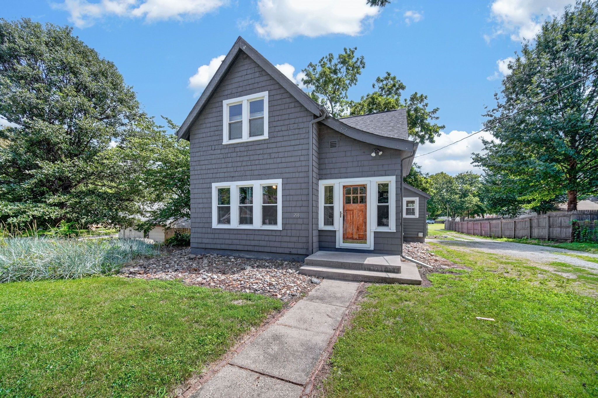 208 N D Street