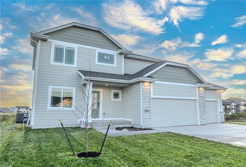 Single Family Residence in Waukee IA 10 Valleyview Drive.jpg