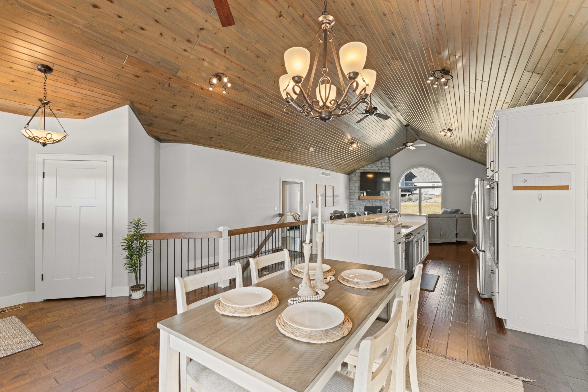 1024 Fountain View Drive