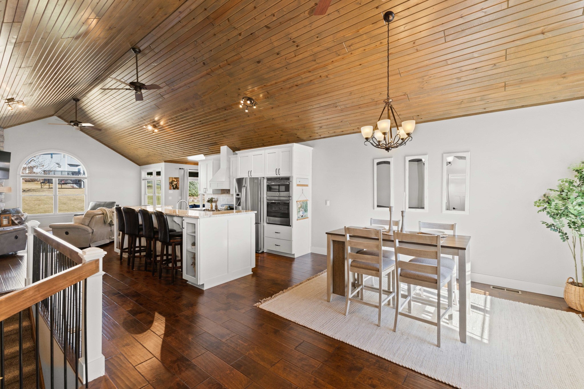 1024 Fountain View Drive