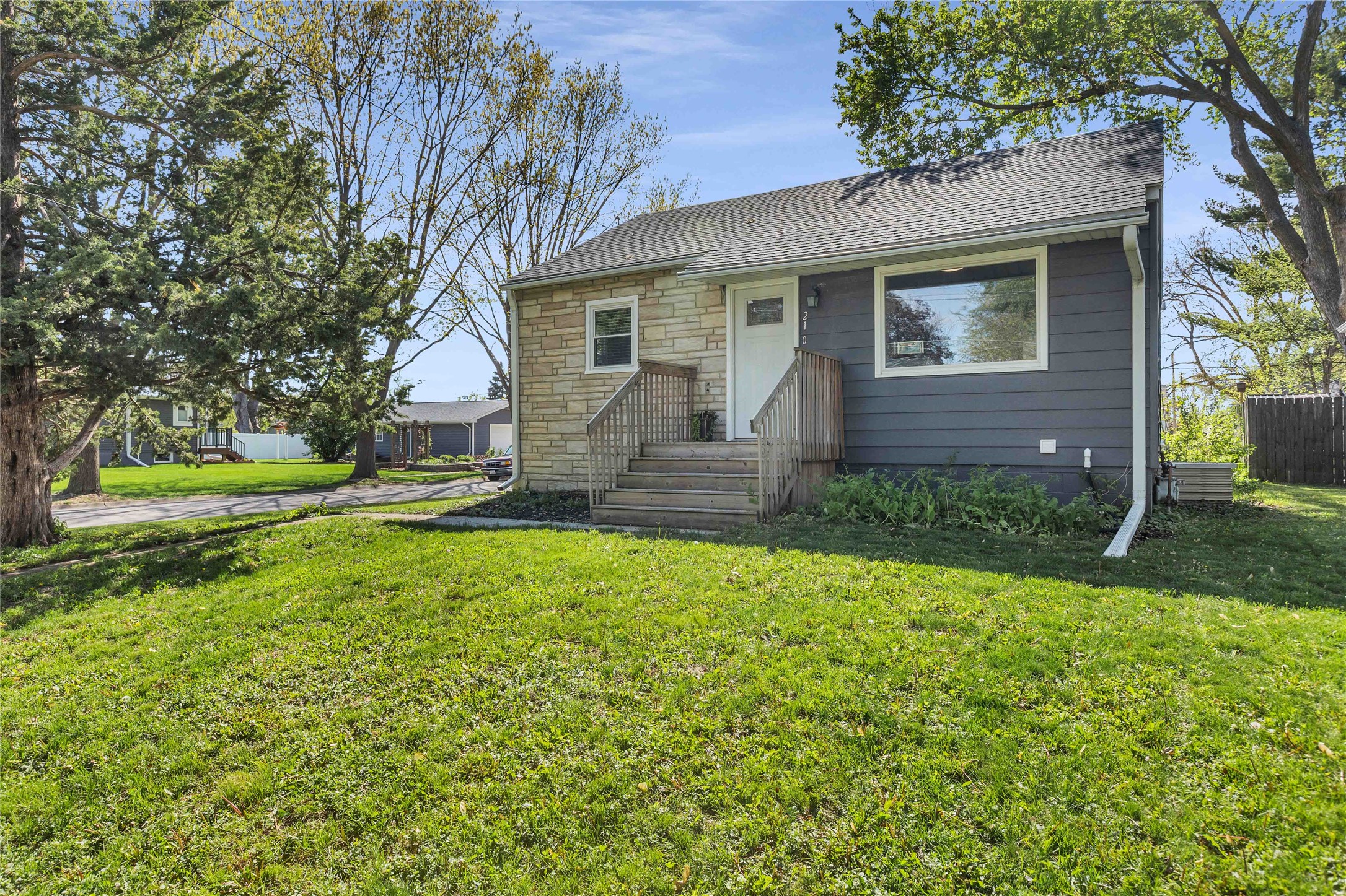 2104 59th Street, Des Moines, Iowa image 1
