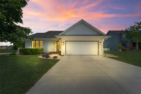 Homes For Sale - 2019 Taylor Circle<br/> Ames, IA 50010