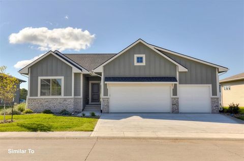 Homes For Sale - 8905 Beery Place<br/> Johnston, IA 50131