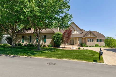 Homes For Sale - 5576 Glen Oaks Pointe<br/> West Des Moines, IA 50266