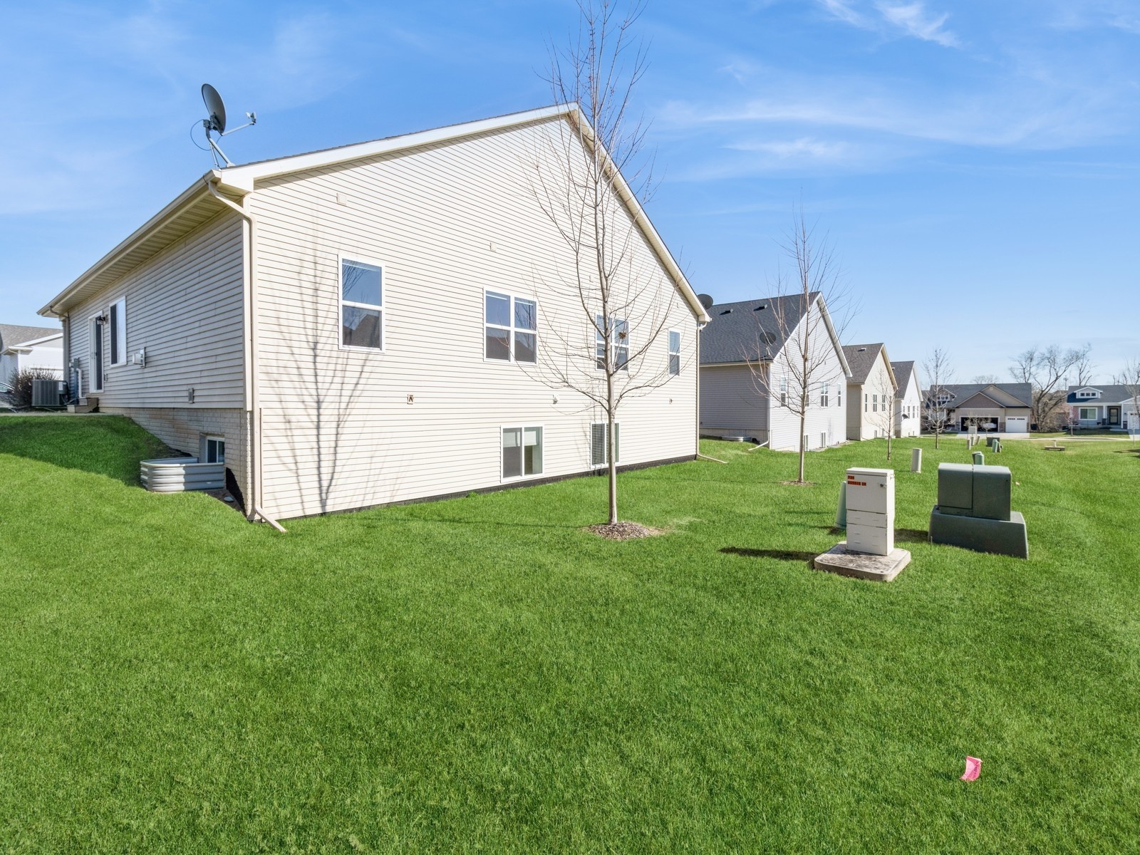 725 Dogwood Lane, Norwalk, Iowa image 2