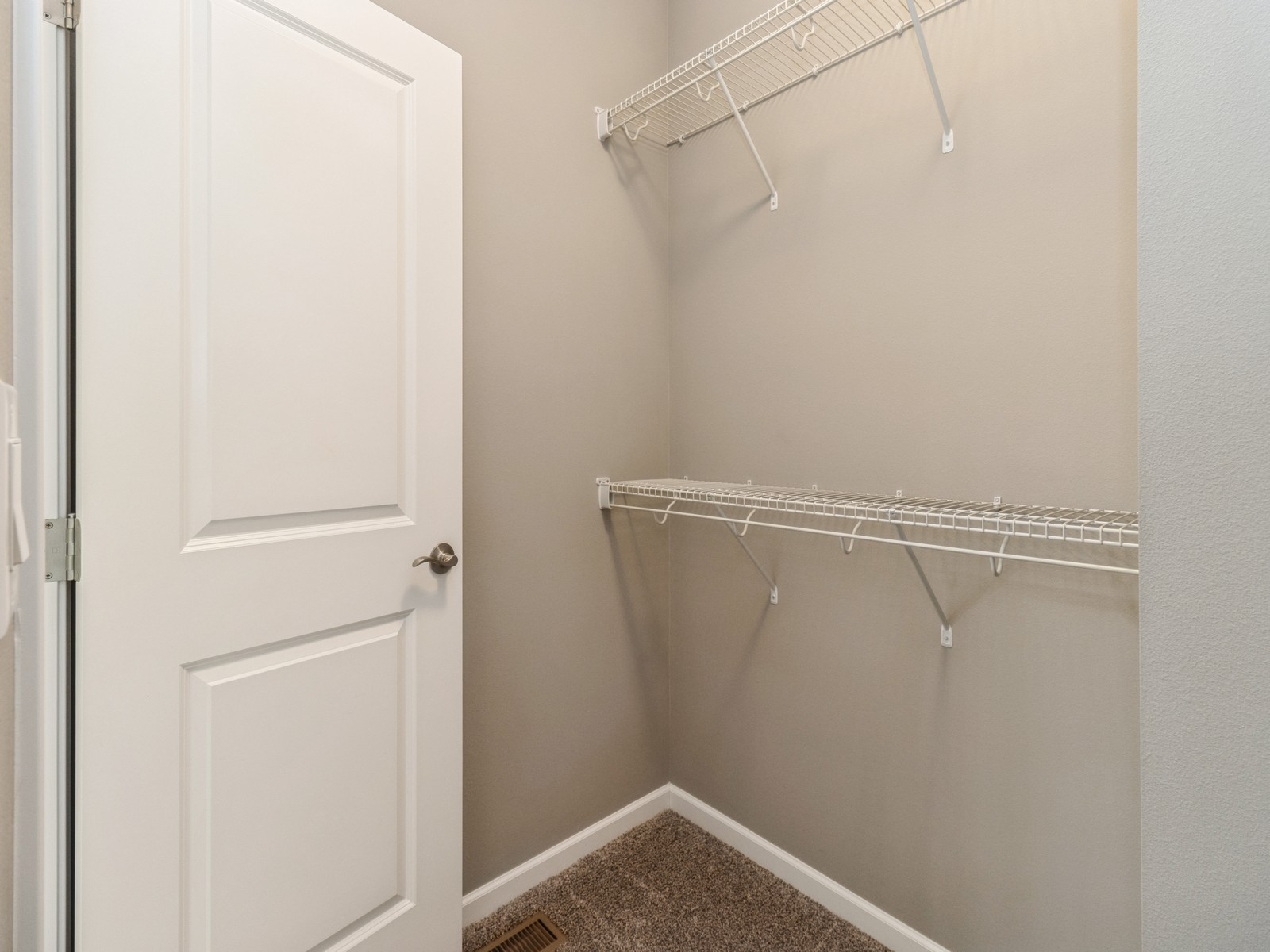 725 Dogwood Lane, Norwalk, Iowa image 30