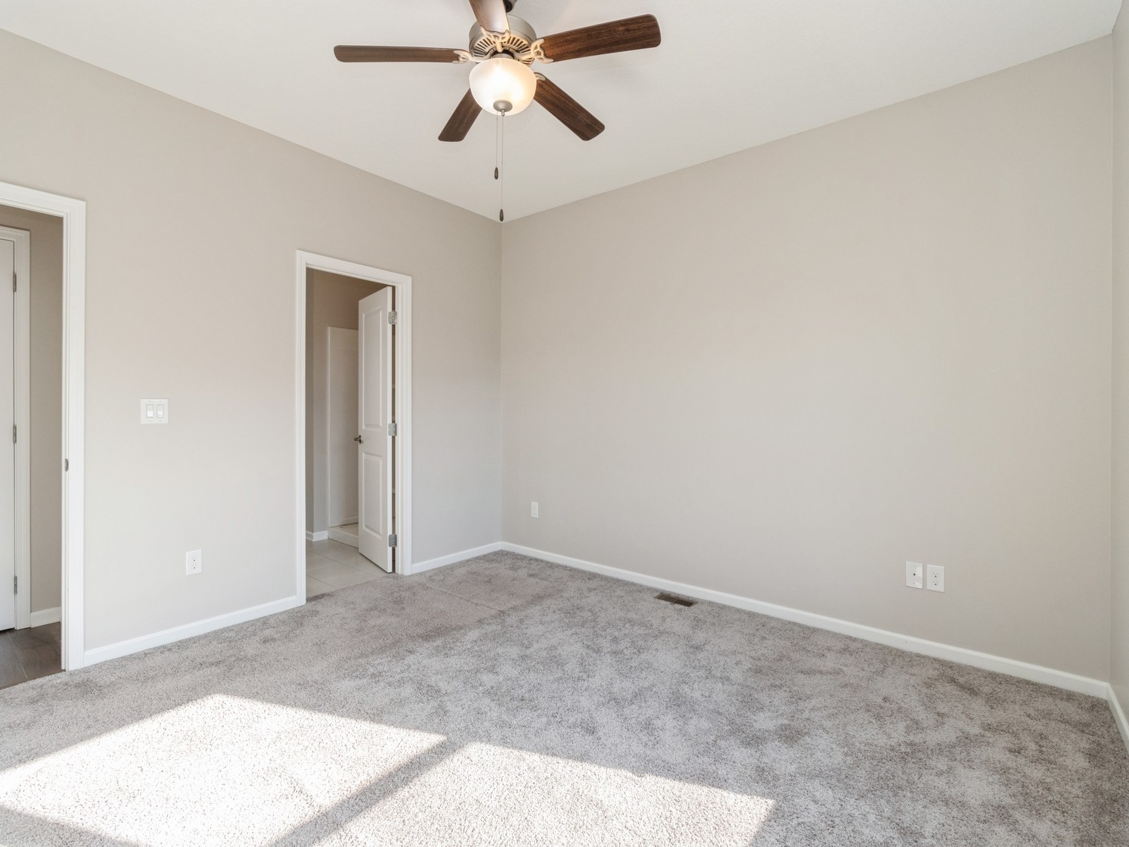 725 Dogwood Lane, Norwalk, Iowa image 29