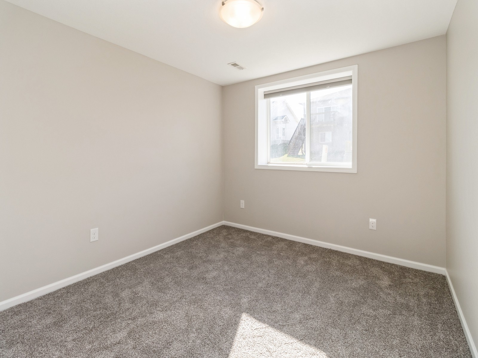 725 Dogwood Lane, Norwalk, Iowa image 20