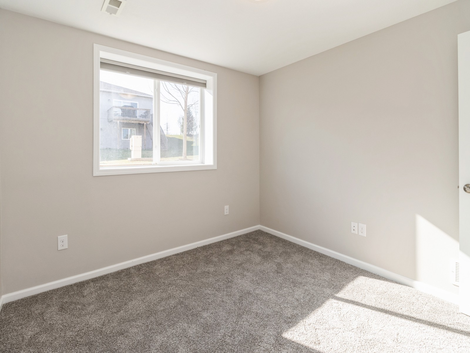 725 Dogwood Lane, Norwalk, Iowa image 28