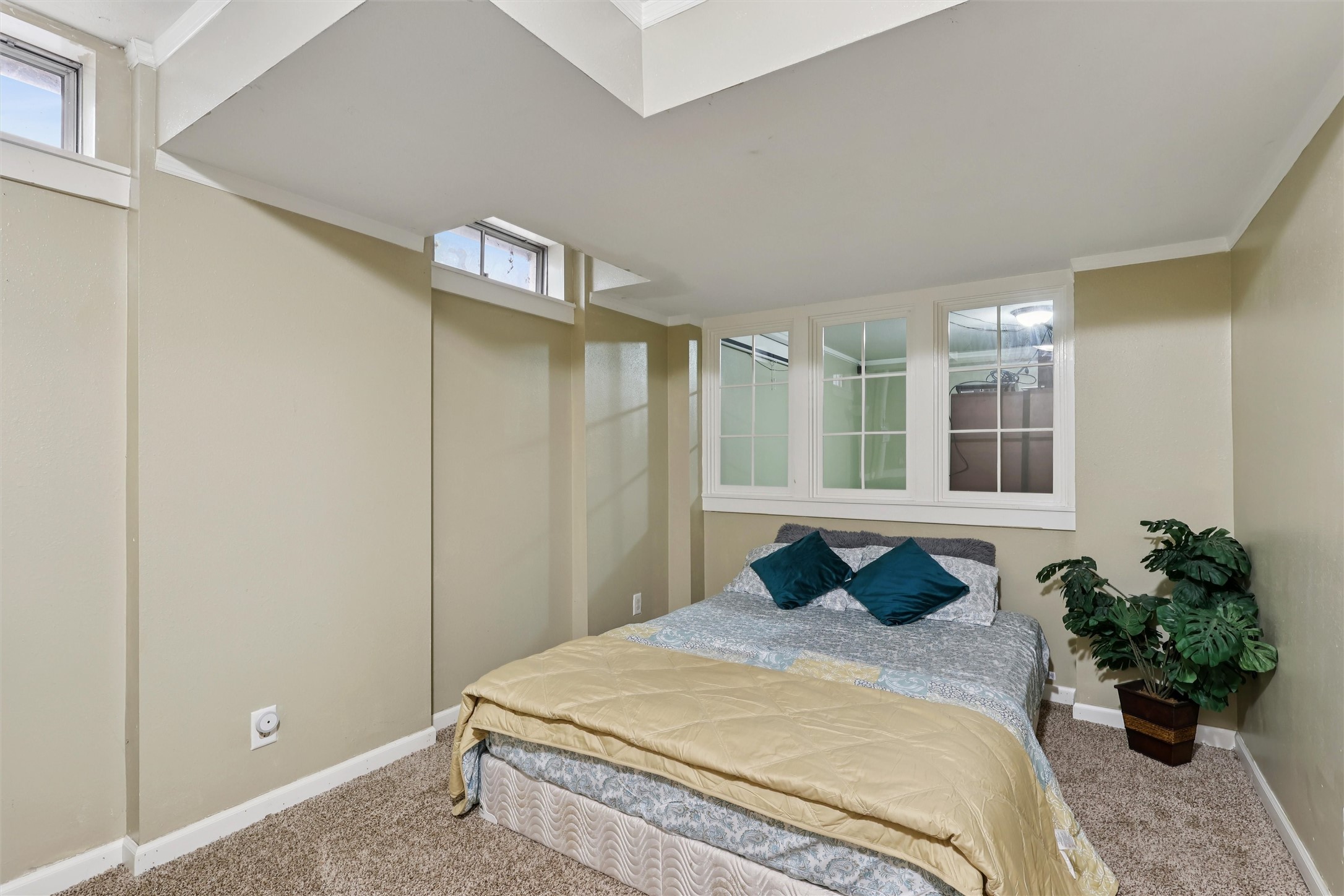 West Des Moines, Iowa 50266, United States, 3 Bedrooms Bedrooms, ,3 BathroomsBathrooms,Residential,Active,228000