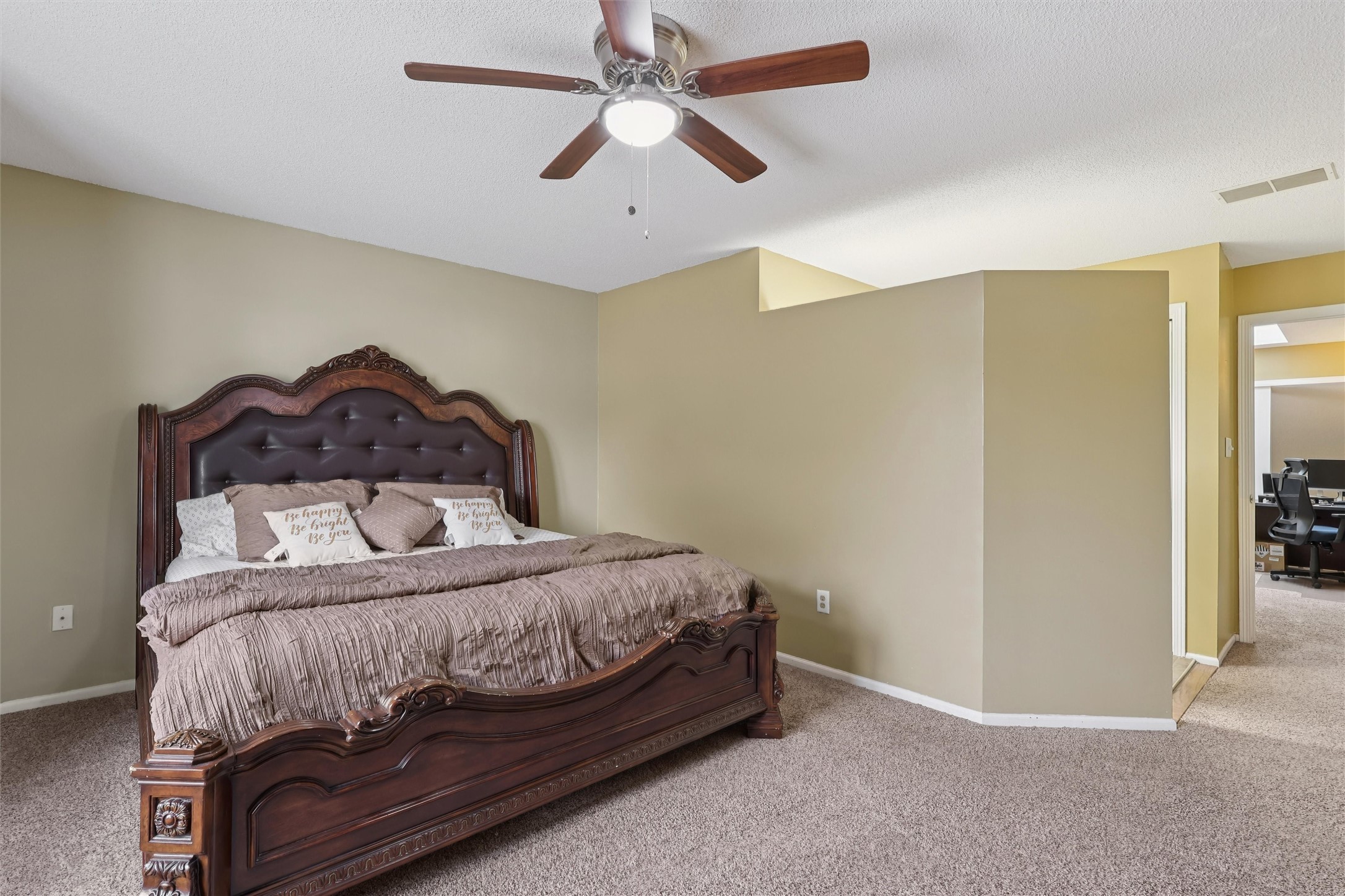 West Des Moines, Iowa 50266, United States, 3 Bedrooms Bedrooms, ,3 BathroomsBathrooms,Residential,Active,228000