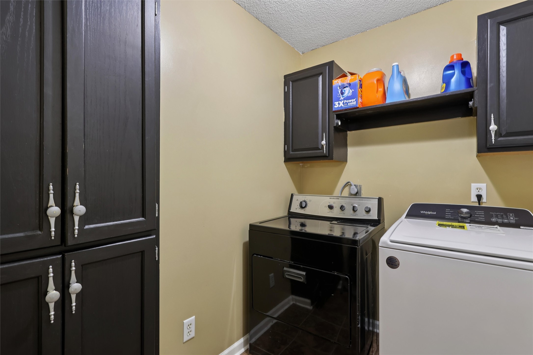 West Des Moines, Iowa 50266, United States, 3 Bedrooms Bedrooms, ,3 BathroomsBathrooms,Residential,Active,228000