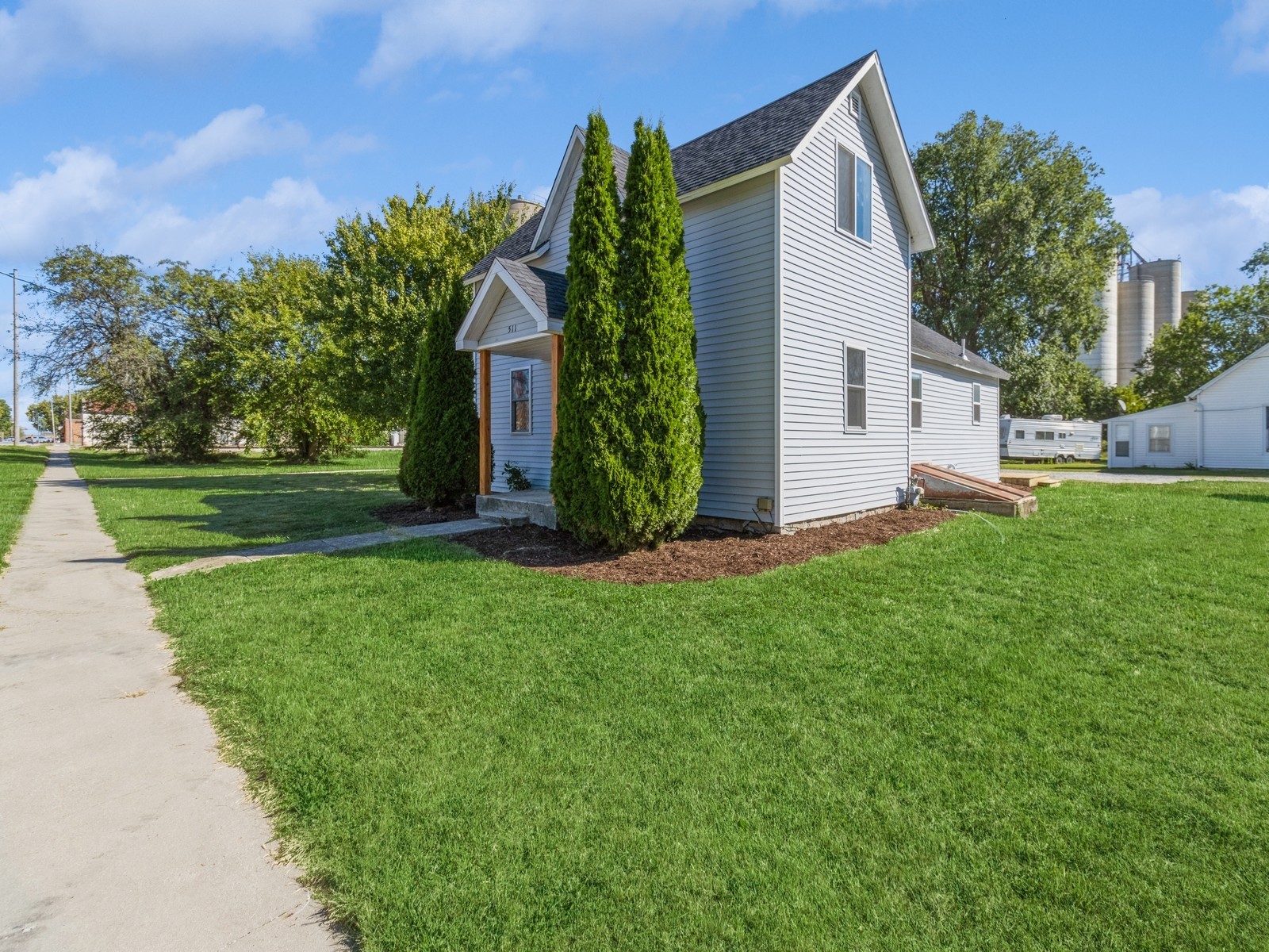 1737 Ashwood Drive, Altoona, Iowa image 1