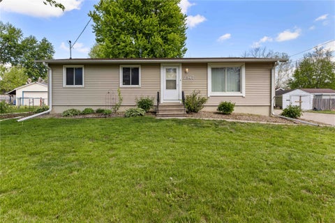 Homes For Sale - 2347 E 38th Street<br/> Des Moines, IA 50317
