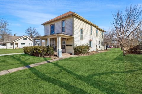 Homes For Sale - 420 N Grand Street<br/> Chariton, IA 50049