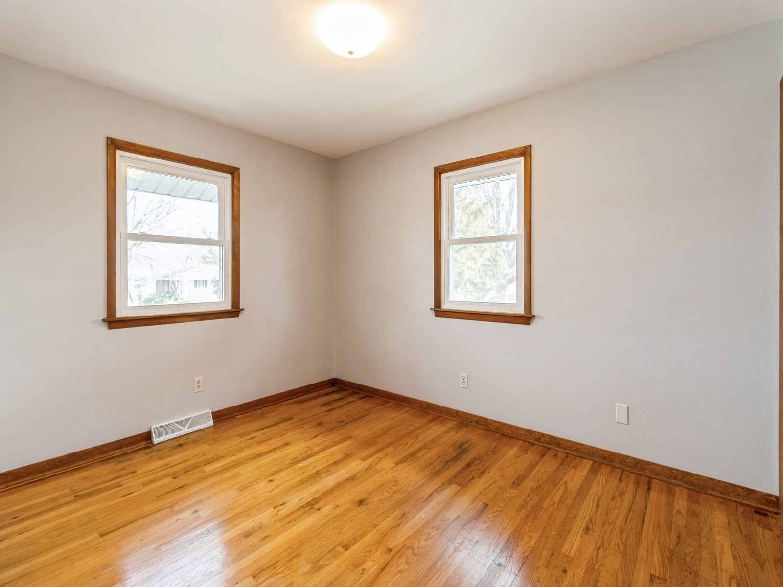 4929 E Oakwood Drive, Pleasant Hill, Iowa image 17