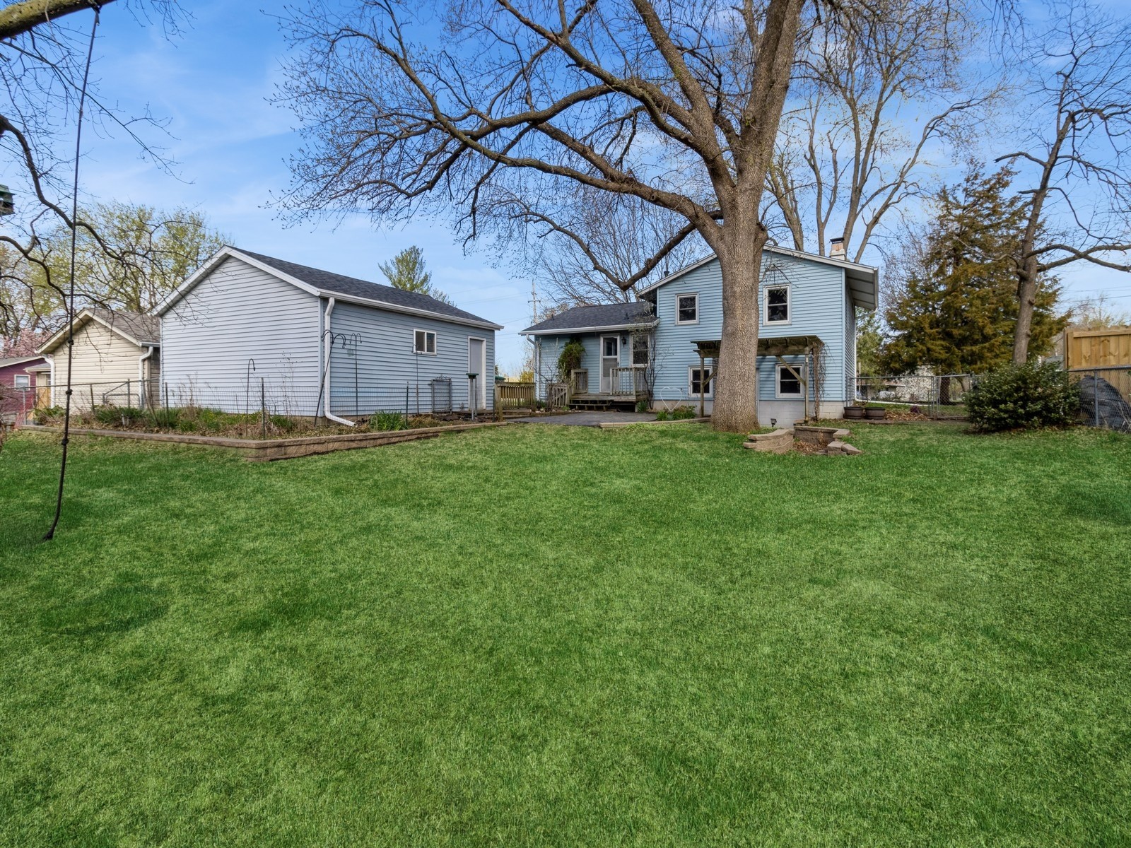 4929 E Oakwood Drive, Pleasant Hill, Iowa image 35
