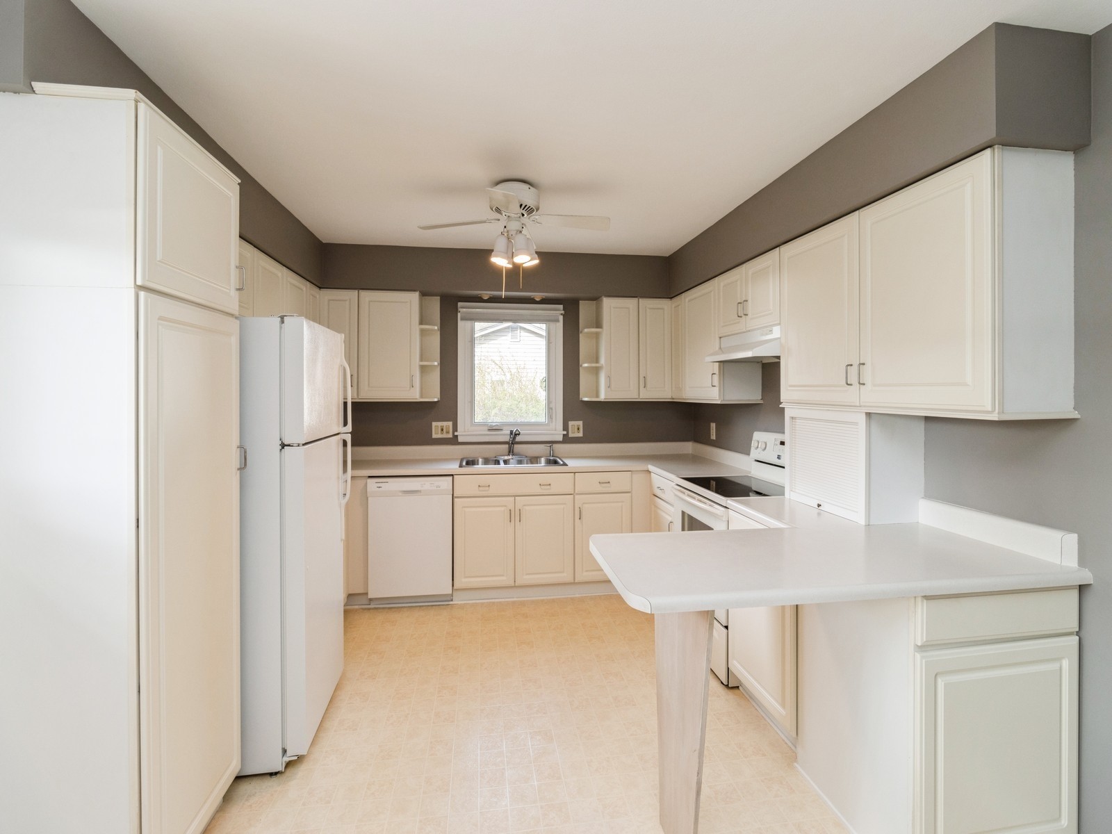 4929 E Oakwood Drive, Pleasant Hill, Iowa image 10