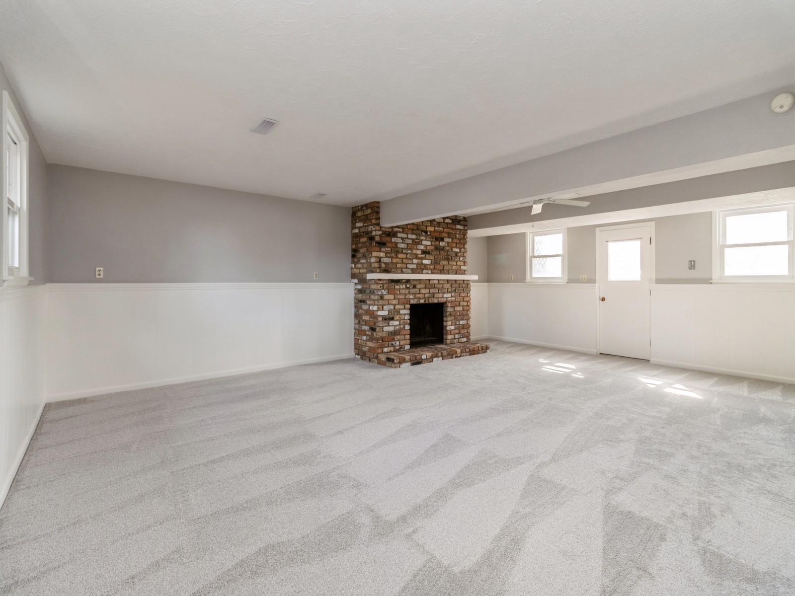 4929 E Oakwood Drive, Pleasant Hill, Iowa image 24