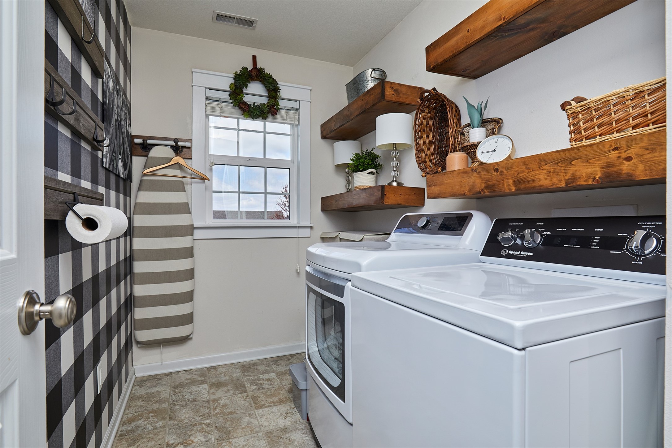 1403 93rd Street, West Des Moines, Iowa image 16