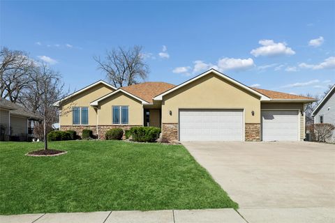 Homes For Sale - 15419 Northview Drive<br/> Dallas County, Urbandale, IA 50323