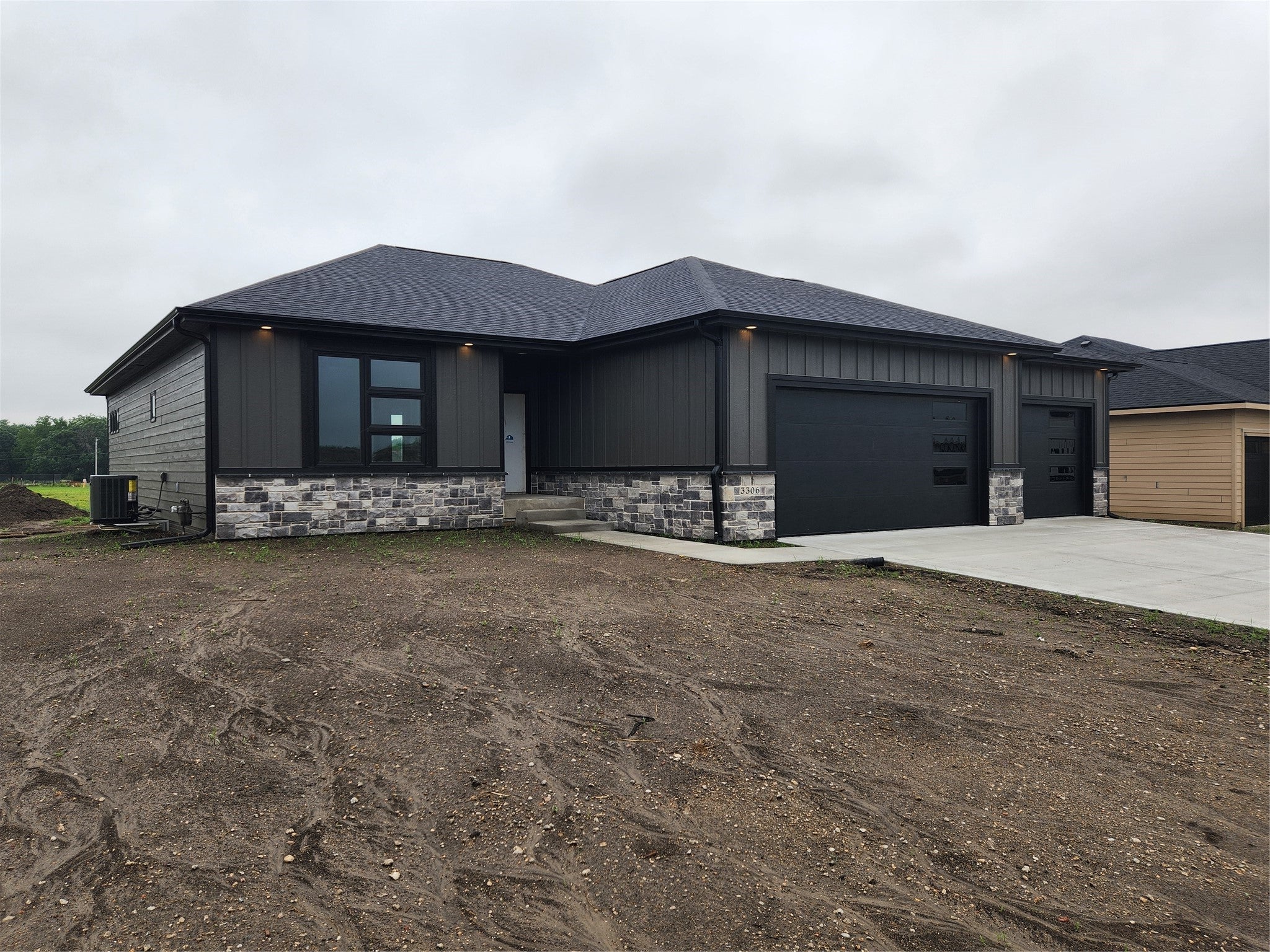 3306 SE Bannister Drive