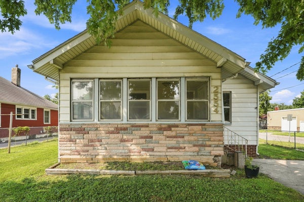 2554 E GRAND AVE, DES MOINES, IA 50317 - Image d04349a2a1d79343caadd31ea4635ce5/2302879961