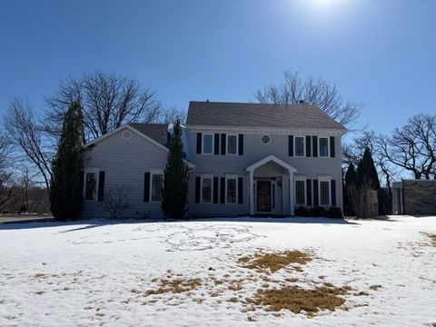 Homes For Sale - 2800 Jordan Grove<br/> West Des Moines, IA 50265