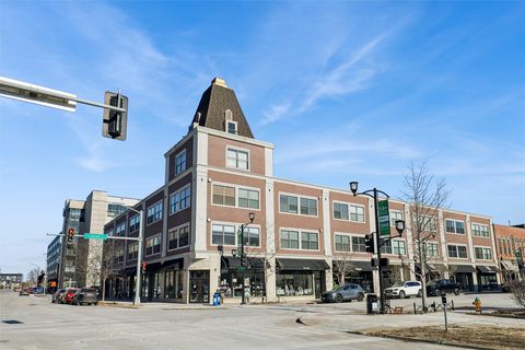 Condo For Sale - 400 E Locust Street #103<br/> Des Moines, IA 50309