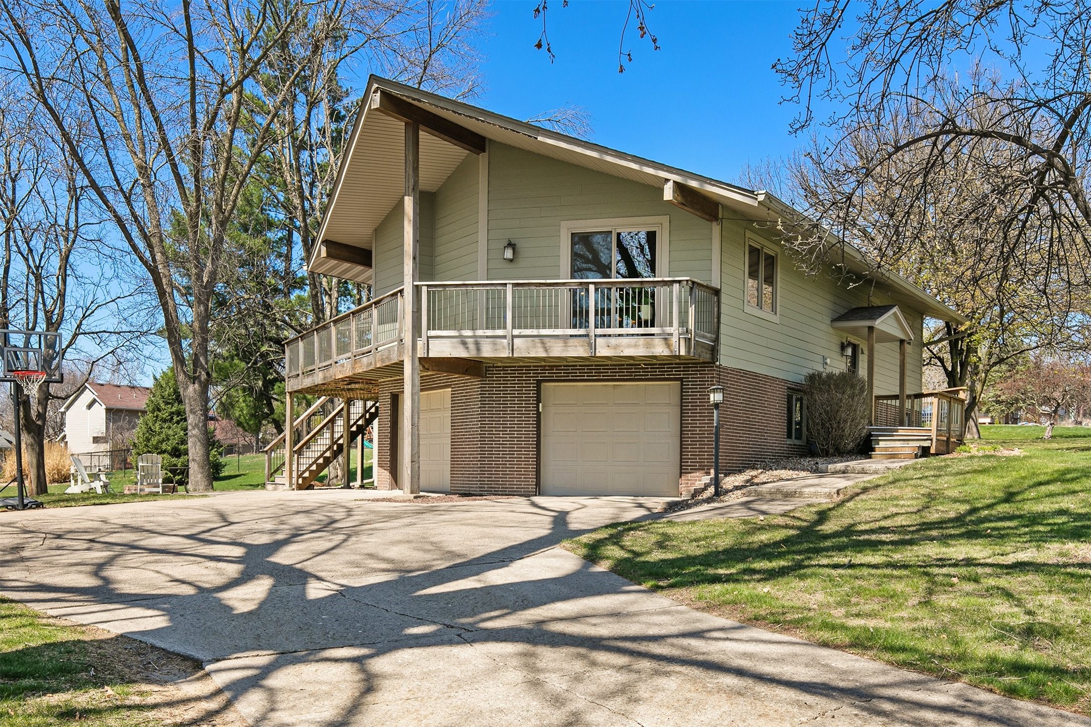 6806 NW 54th Court, Johnston, Iowa image 2