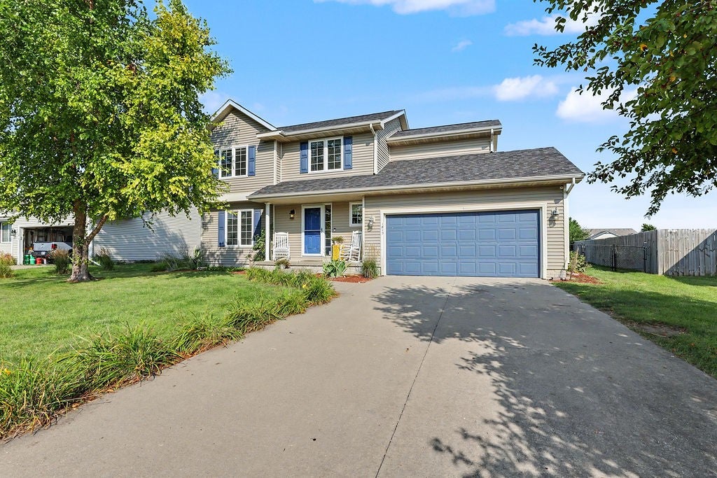 1819 NW Lakeside Drive