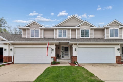 Condo For Sale - 8836 Oxley Place<br/> Johnston, IA 50131