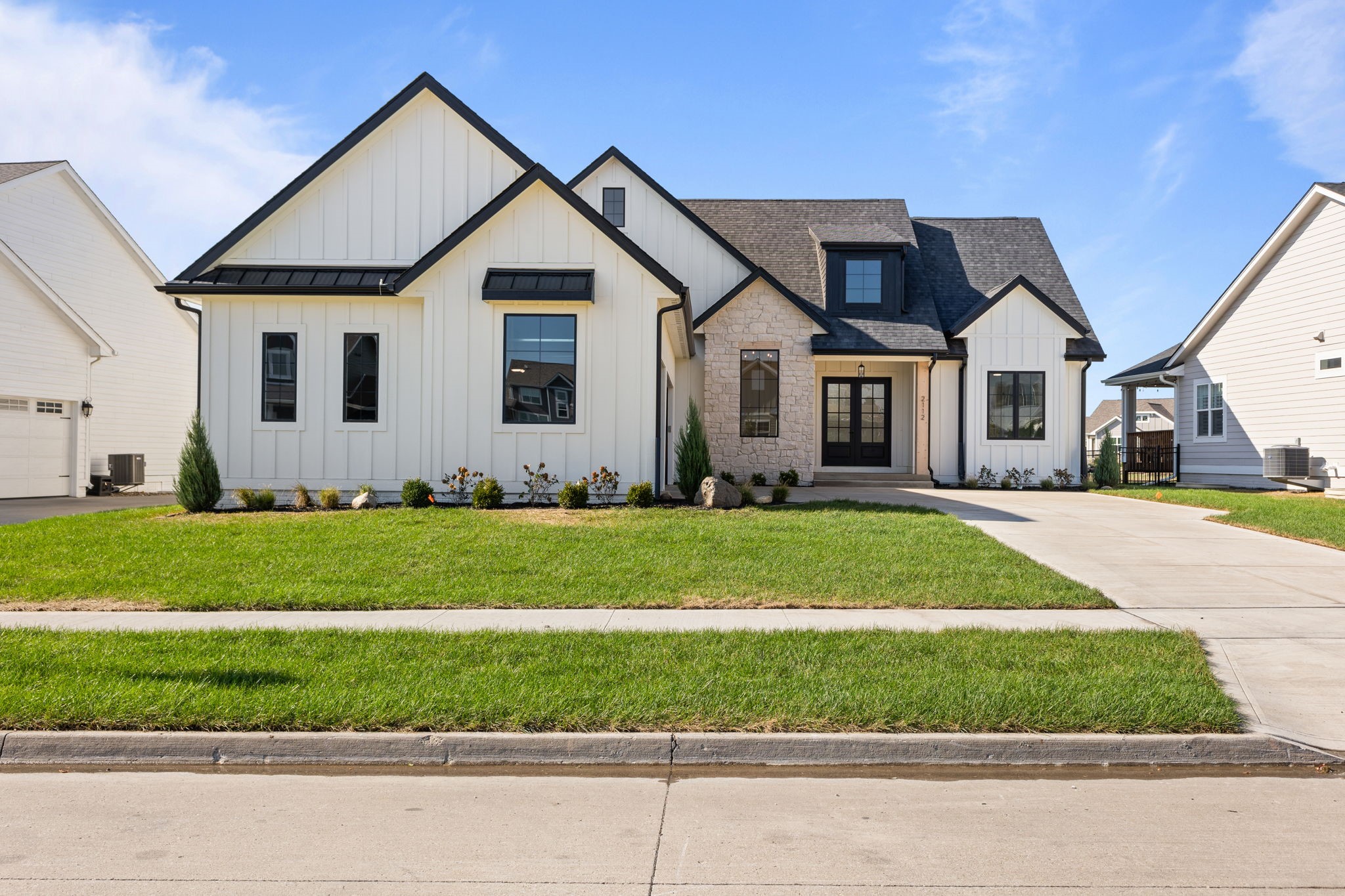 2112 SW Cascade Falls Drive