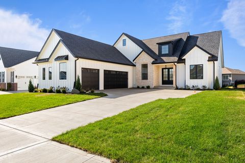 2112 SW Cascade Falls Drive Ankeny IA 50023