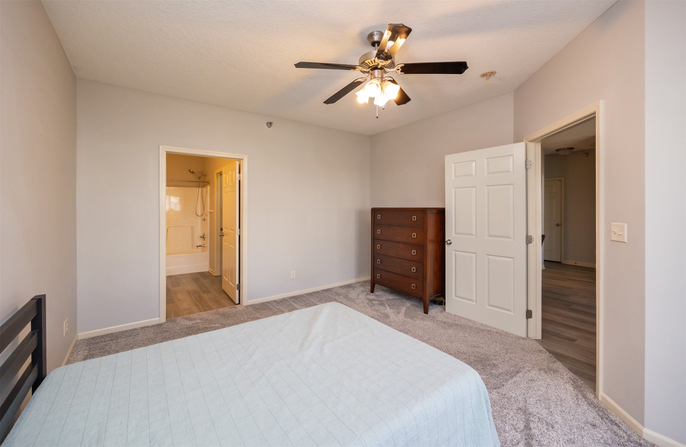 5950 S Winwood Drive, Johnston, Iowa image 25