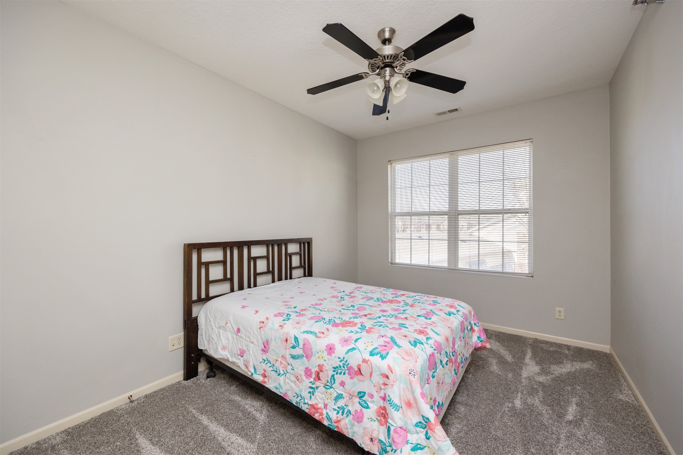 5950 S Winwood Drive, Johnston, Iowa image 21