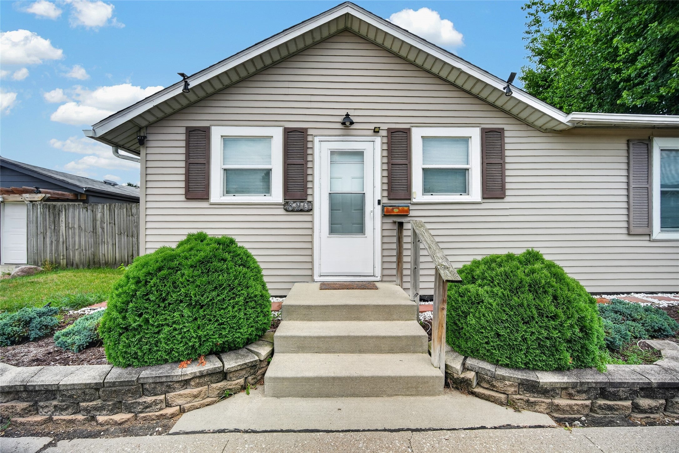 820 Maple Street