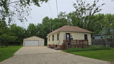 Homes For Sale - 47 Zuma Street<br/> Waterloo, IA 50703