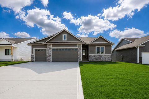 Homes For Sale - 555 NW Rosemont Drive<br/> Waukee, IA 50263