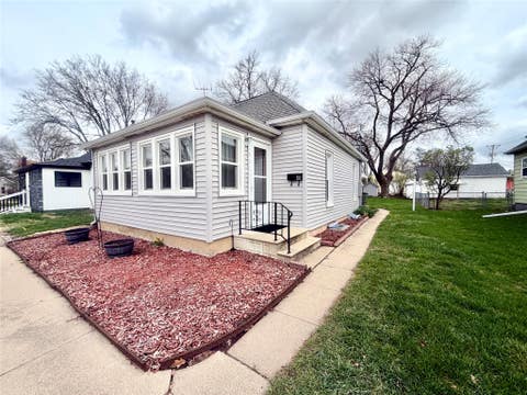 Homes For Sale - 318 Main Street<br/> Boone, IA 50036