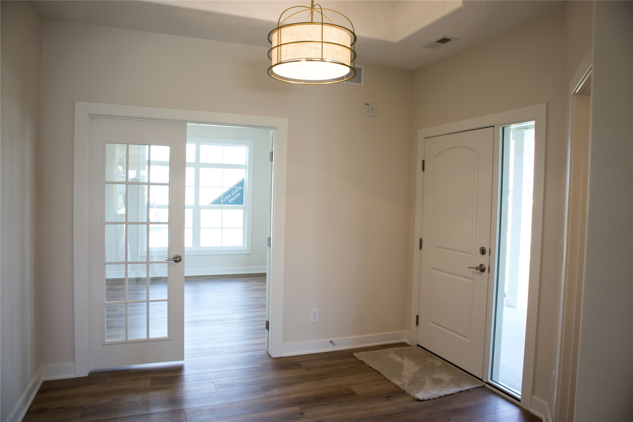 548 NW Creekside Drive