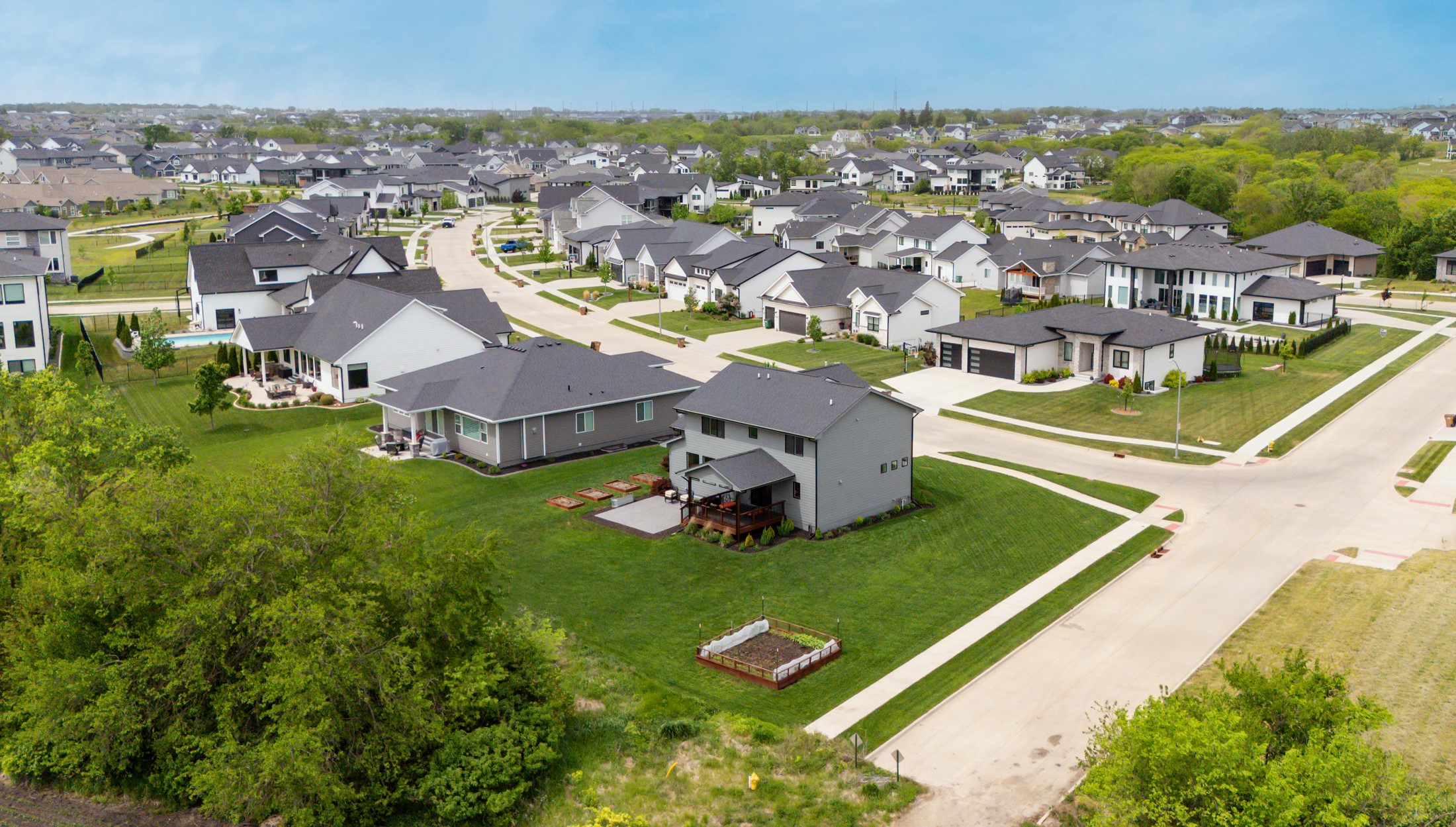 17426 Aurora Drive, Clive, Iowa image 6