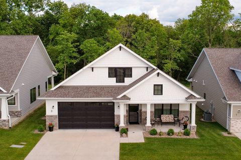 505 Vintage Lane 8 Pella IA 50219