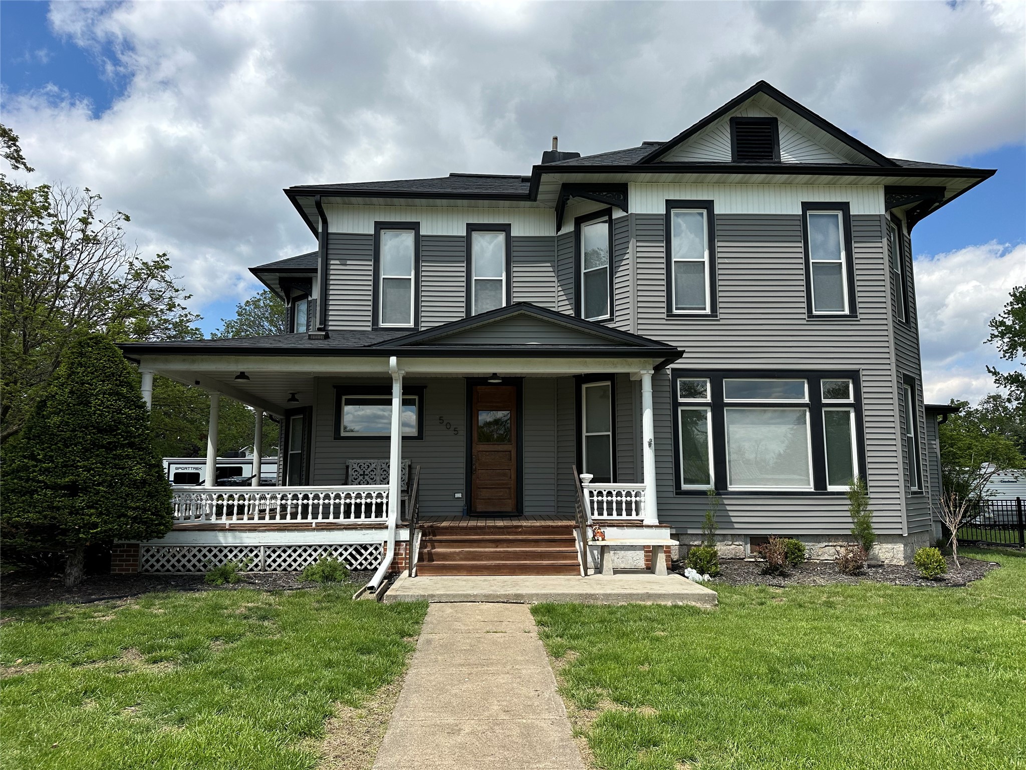 Photo 1 of 35 — 505 E Court Avenue, Winterset, IA 50273