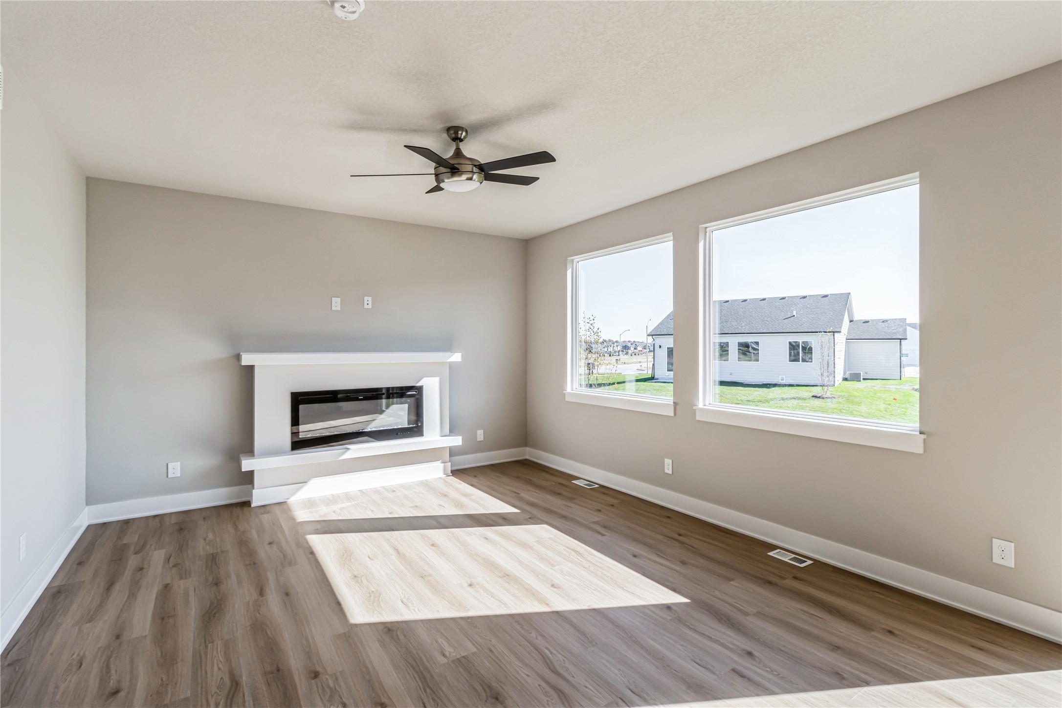 460 NW Independence Circle, Waukee, Iowa image 3