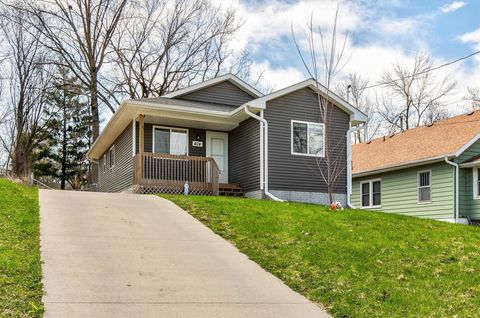 Homes For Sale - 404 Lacona Avenue<br/> Des Moines, IA 50315