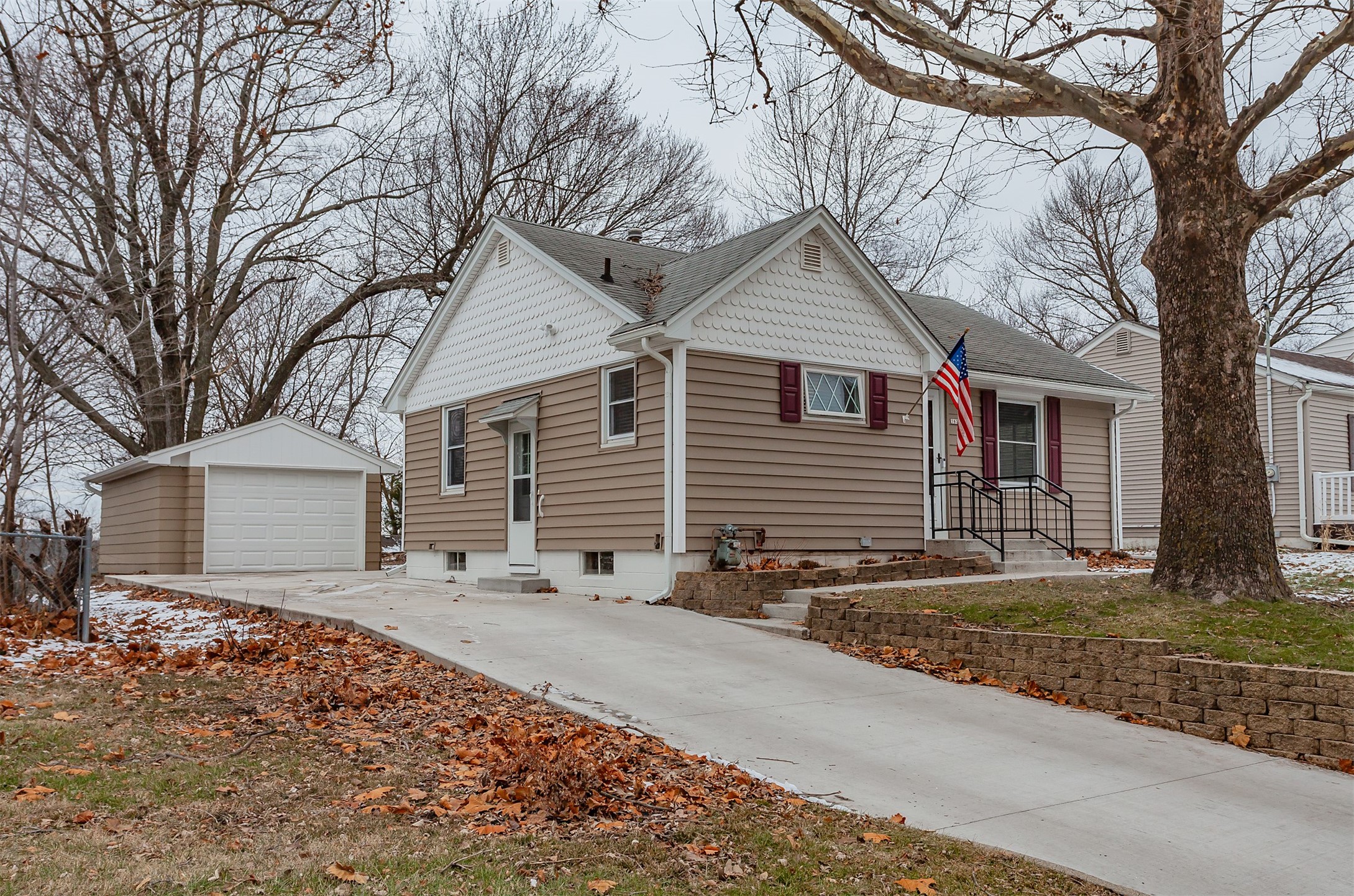 3824 14th Street, Des Moines, Iowa image 1