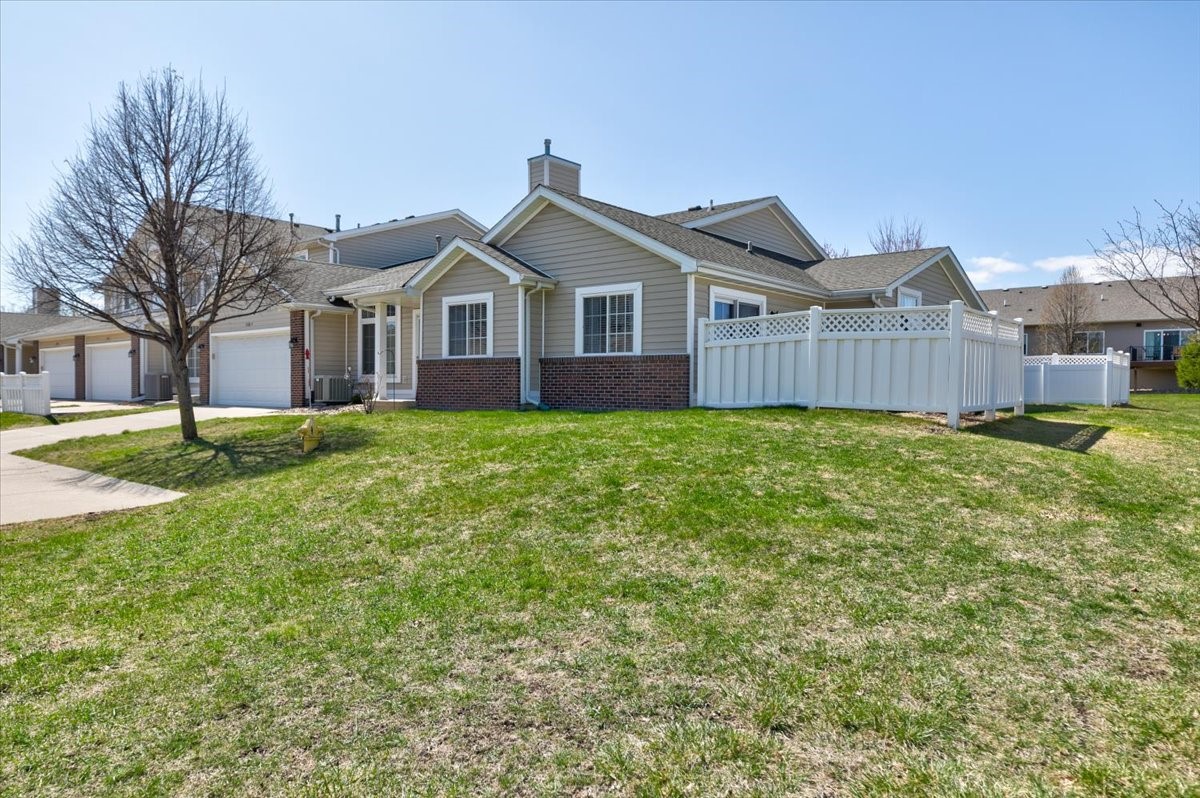 5488 Longview Court #4, Johnston, Iowa image 2