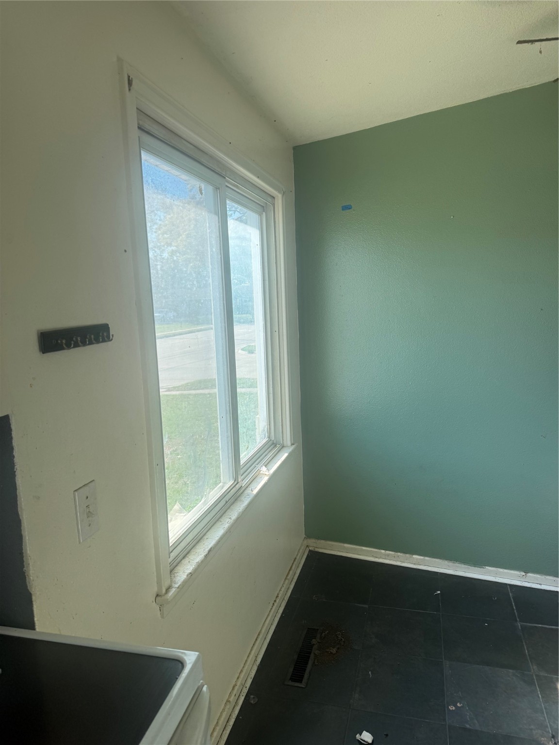 1405 W Pleasant Street