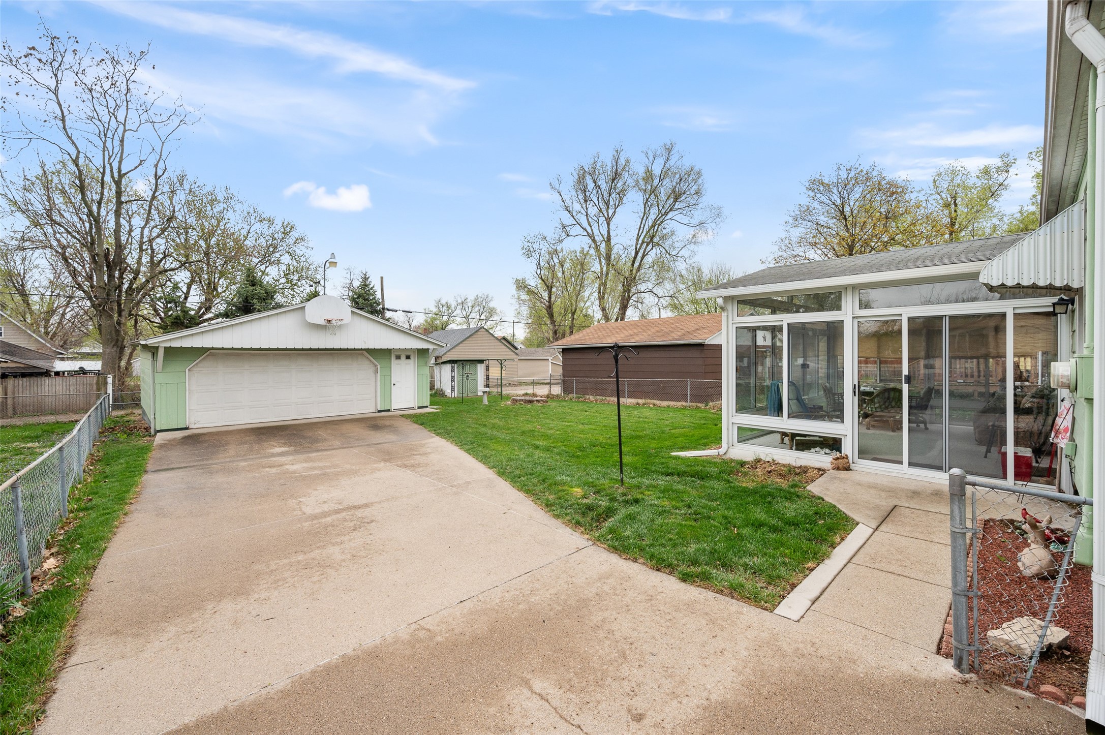 2409 Maple Street, Des Moines, Iowa image 4